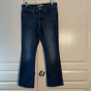NWOT! Levi’s, 315 Shaping Bootcut Jeans
